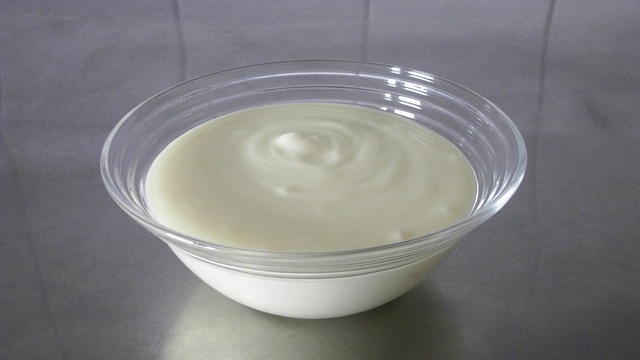 jogurt v misce